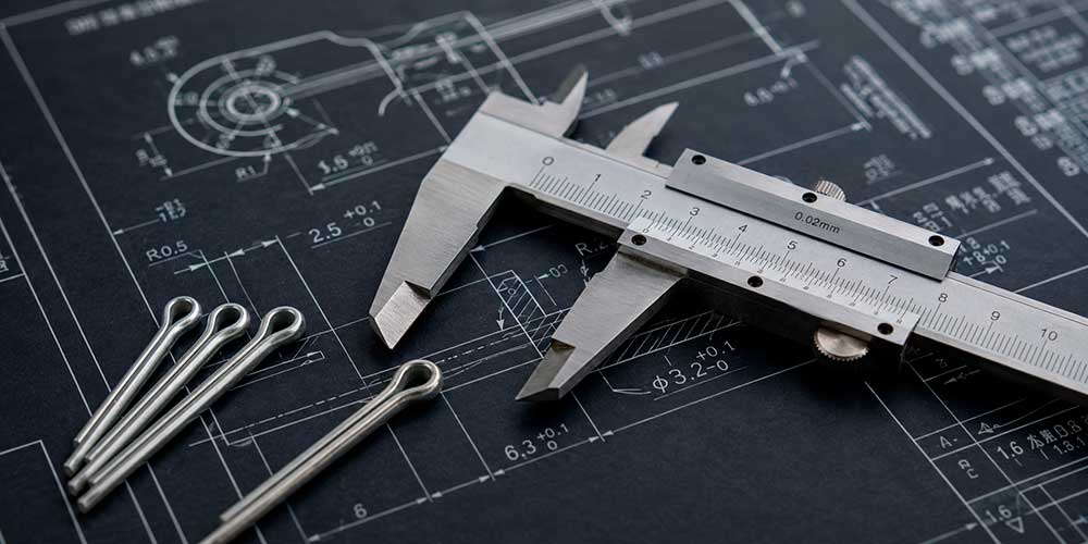 Equipe técnica ABC Contrapinos — atendimento consultivo em fixação industrial